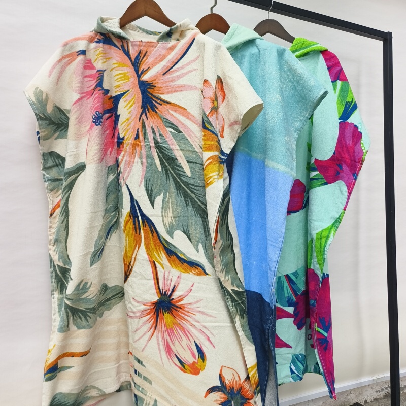 Japanese Brand Surplus Cotton Poncho with Hood for Adults and Children, Wearable as a Bath Towel, Beach Vacation Yukata, Beach Towel