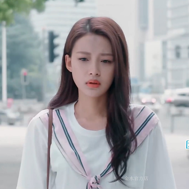 蝴蝶结t恤_明星女17春夏新款蝴蝶结t恤短上衣