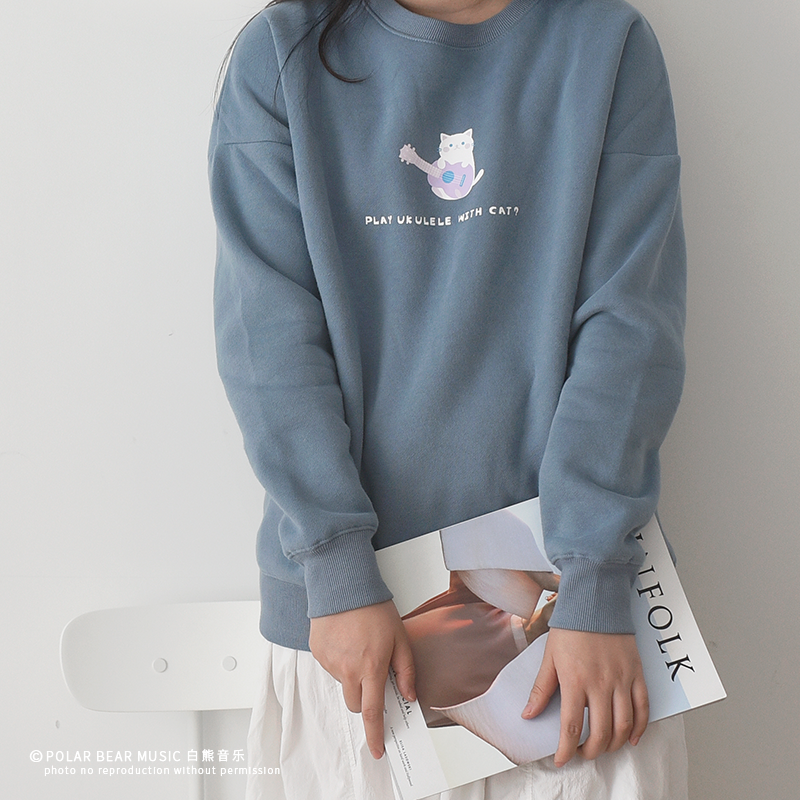 White Bear Music Original Illustrations Slingshot Cat Print Cute thick cotton T autumn and winter fall shoulder wide loose with male and female cots