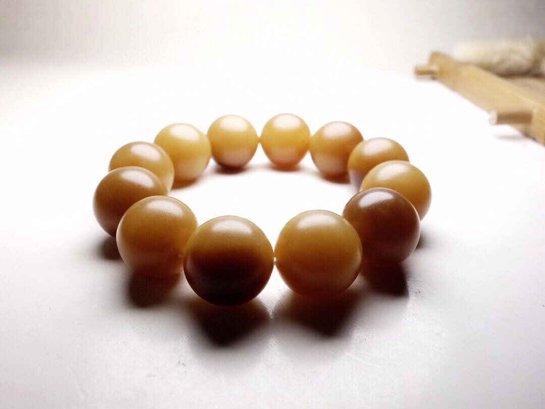 Natural Xinjiang and Tian jade and at the end sugar material Men and women Squirrel Year Wanfu Handmade Ornament With Certificate Oil Moisturizing Fine Crystal