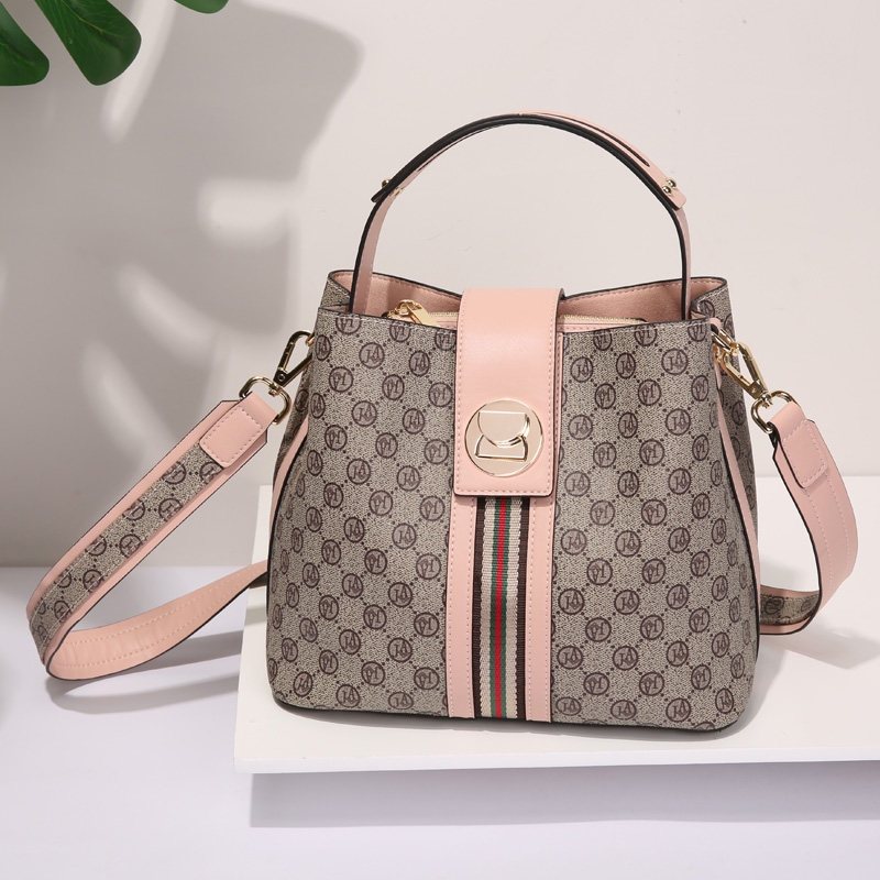 Zhuo Fan Armani portable lady bag women 2019 new broadband messenger large capacity fashion shoulder bag women