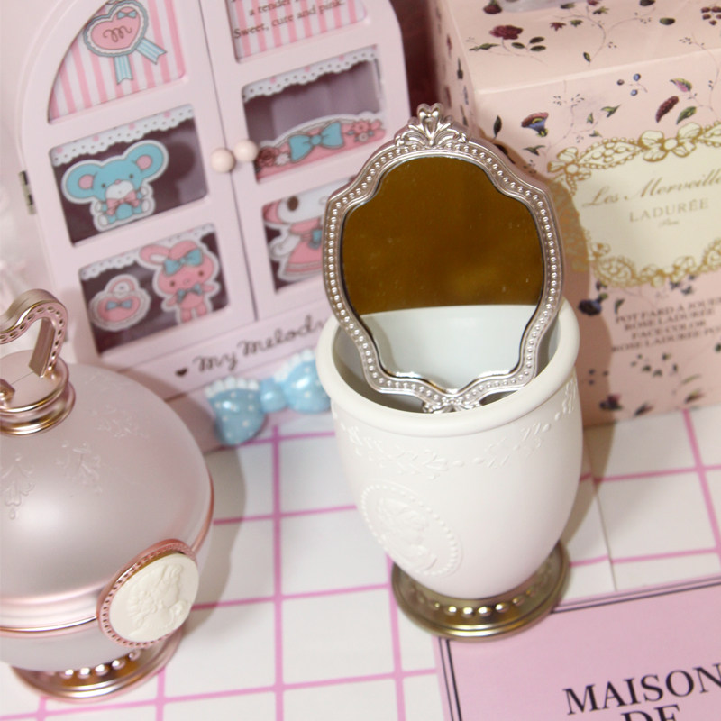 Retro European lace HD handle makeup mirror holds hands with beauty salon mirror portable mirror