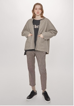 The cabinet is in the same four points ~ arc profile version sleeve ~ compound Korean version casual coat jacket