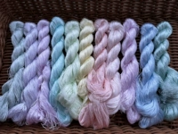 Там нет скручивающей шелковой нити, нить резьба не требуется, лучше запутаться с бархатными цветами и напрямую расколоть бархат.