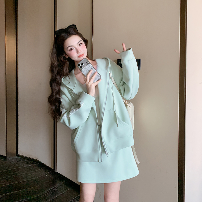 Mint Green Casual Style Sweatshirt Suit Skirt 2026 New Style Women's Spring and Autumn Very Stylish and Age-Reducing Two-Piece Skirt Set