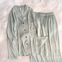 Зеленый лонгслив, штаны