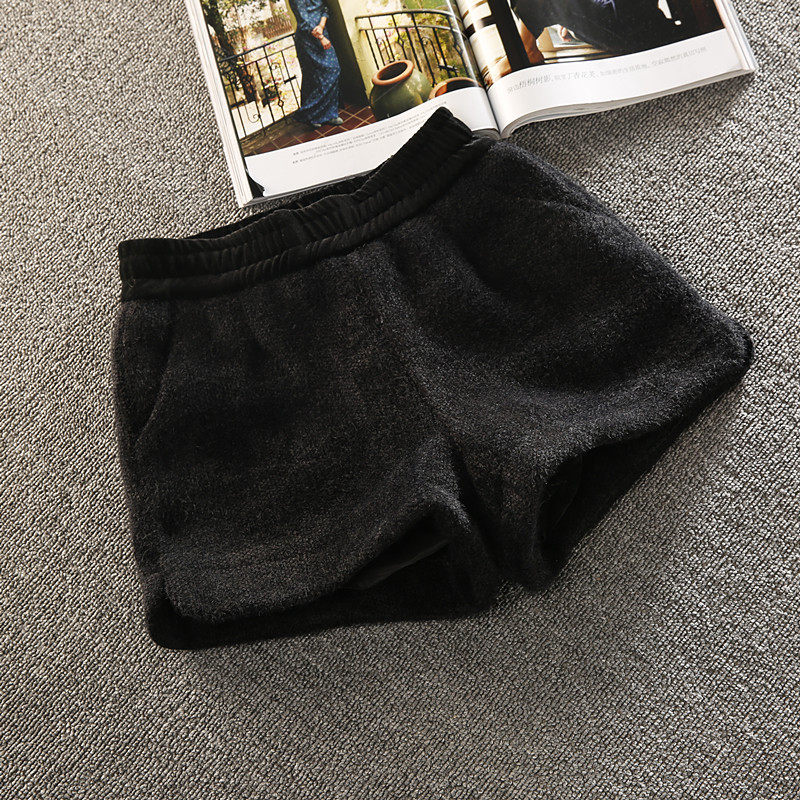 Shorts women's 2022 autumn and winter outer wear thickened black wide-leg loose high-waisted new all-match A-line casual boots and pants