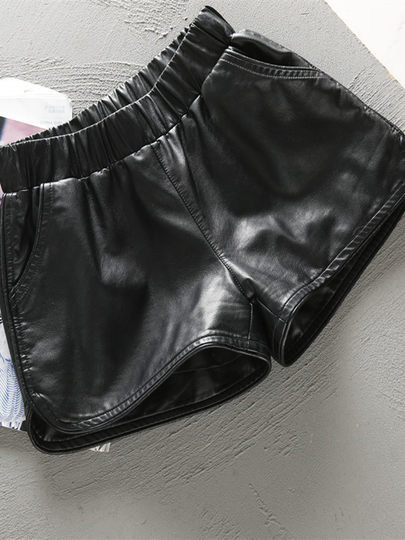Women's Leather Shorts Spring 2026 New Fashion Korean Style Black Petite Slimming Pu Leather Loose Outerwear Boot Shorts