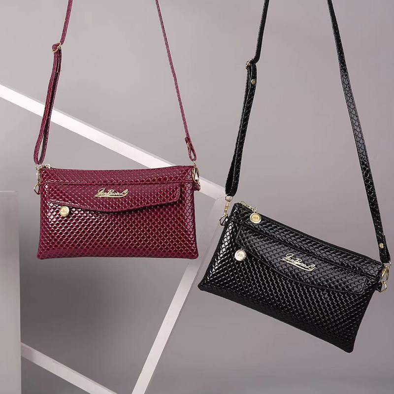 Middle-aged women's bag 2019 new Korean version Slanted Scapegoat FASHION PACKETS BAG OLD LADY SINGLE SHOULDER BAG MOM BAG TIDE