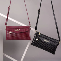 Middle-aged womens bag 2019 new Korean version crossbody bag fashion small bag elderly lady shoulder bag mom backpack tide