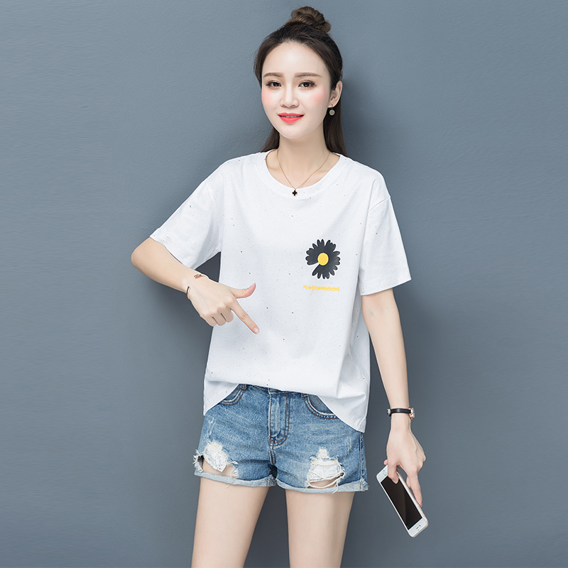 Ít Daisy 2020 Casual mới ngắn tay áo thun nữ Loose Hàn Quốc mùa hè thời trang ăn mặc nửa tay áo