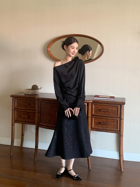 XXNING French pleated design three-dimensional flower shirt for women 2025 autumn ladylike temperament and high-end sense top