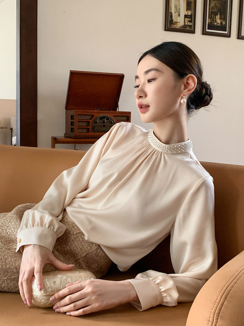 Xxning French-Style Collar with Beaded Embellishments, Pleated Shirt for Women, Light Luxury, Niche Design, High-End Feel Top