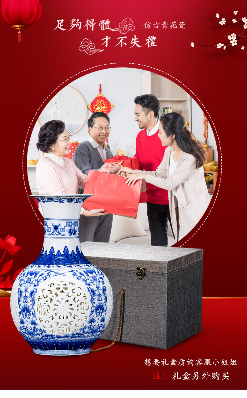 Jingdezhen ceramics hollow - blue and white porcelain vases, flower arrangement of modern Chinese style household wine sitting room adornment is placed