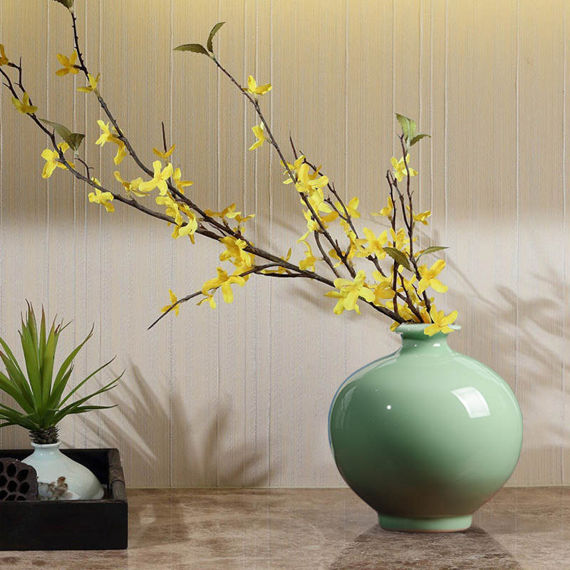 Jingdezhen ceramics antique vase pea green glaze furnishing articles flower arrangement sitting room of Chinese style household decoration decoration process