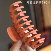 Оранжевая заколка-крабик