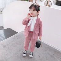 Женщина 0 Западный ци Tan? -3 недели 