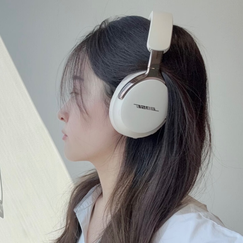 Bose Qc Noise Canceling Headphones Ultra Ii Wireless Bluetooth Noise Canceling Sports Headphones Over-Ear Nc700 Third Generation