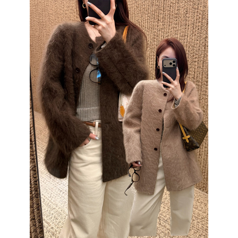 Finnish Coat with Triple Brushed Wool, Mulberry Silk, and Cashmere Blend, Pleated at the Waist, Fur Coat