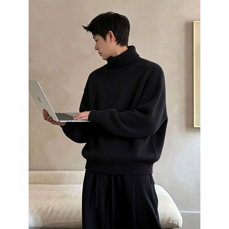 Black Fleece-Lined Turtleneck Sweater for Men, Autumn and Winter Thickened Warm Lazy Knitwear, Korean Style Casual Top with a Mature Vibe Black Fleece-Lined Turtleneck Sweater for Men, Autumn and Winter Thickened Warm Lazy Knitwear, Korean Style Casual Top with a Mature Vibe