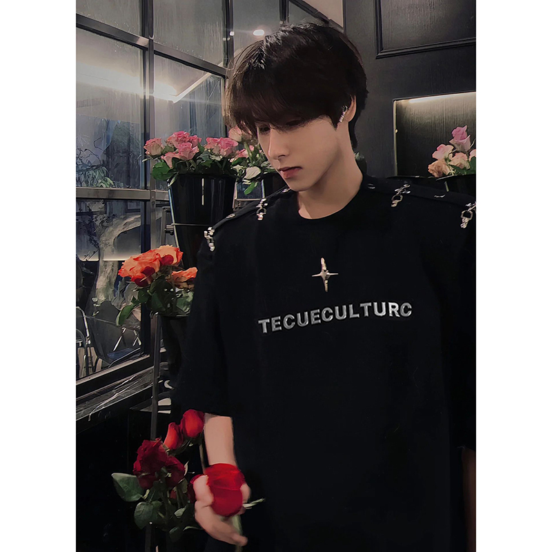 Cleanfit Short-Sleeve Men's Summer Design T-Shirt with Shoulder Pads, Trendy Street Style, Cool and Stylish Outfit for Jiangsu, Zhejiang, and Shanghai