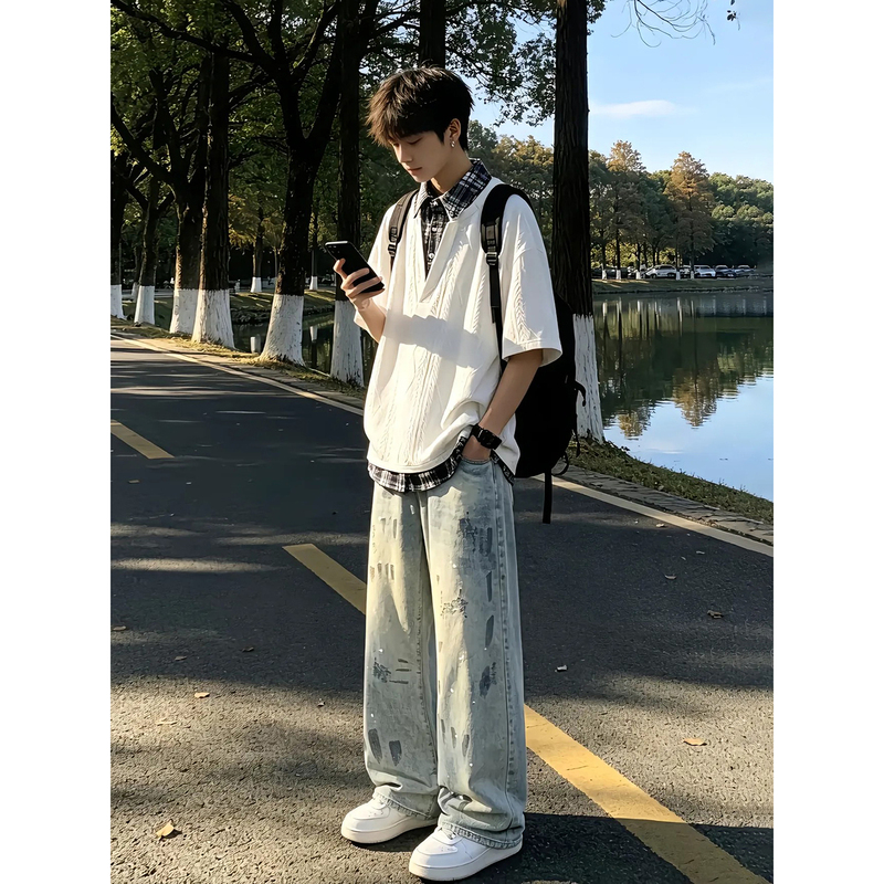 White Fake Two-Piece Short-Sleeved Suit for Men, Summer Straight-Leg Jeans Two-Piece Set, Ootd Outfit, Stylish and Complete Set White Fake Two-Piece Short-Sleeved Suit for Men, Summer Straight-Leg Jeans Two-Piece Set, Ootd Outfit, Stylish and Complete Set