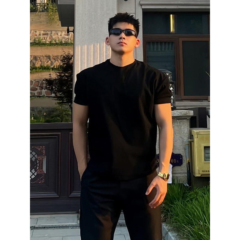 American-Style Trendy Black Cuffed T-Shirt for Men, Stretchy, Slim-Fit, Quick-Drying, Short-Sleeved, Heavy-Duty Three-Quarter Sleeve for Summer