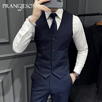 Синий жилет, галстук-бабочка