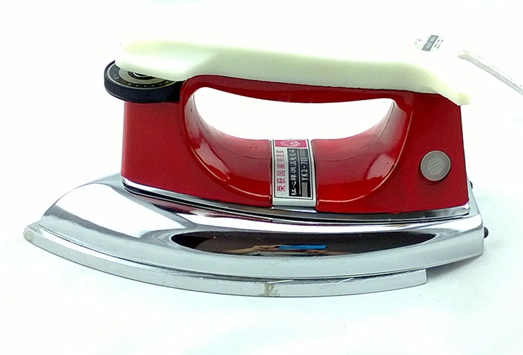 Trái tim đỏ 1315 cổ điển sắt điện nhiệt sắt sắt gia dụng khô công nghiệp không có hơi nước 500 / 700W chính hãng - Điện sắt bàn là đứng