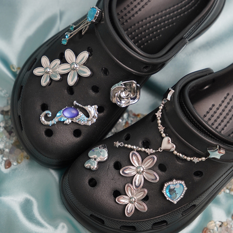Twin Flower Interlocking Heart Blue Seahorse Suitable for Crocs Clogs, High-End Niche DIY Shoe Charms and Shoe Decorations
