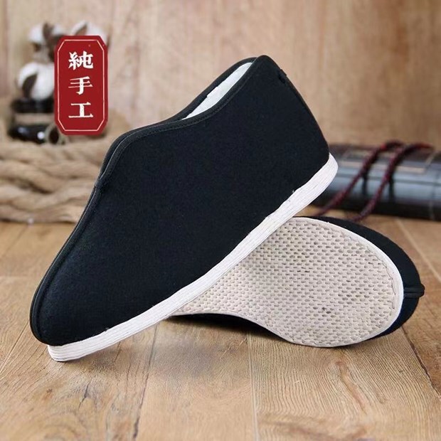 Winter Extra-Large Traditional Beijing Cloth Shoes for Men and Women, Handmade with Thousand-Layer Soles, Warm Woolen Fabric, Cotton Shoes for Middle-Aged and Elderly People