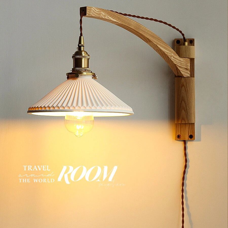 Japanese retro folding wall lamp designer creative black walnut telescopic rotating homestay study bedroom bedside lamp