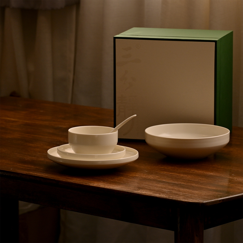 Three Points of Tranquility Chinese Style Tableware Set with Grass Ash Glaze Plates, Bowls, Spoons, Gift Box Tableware Gift Set