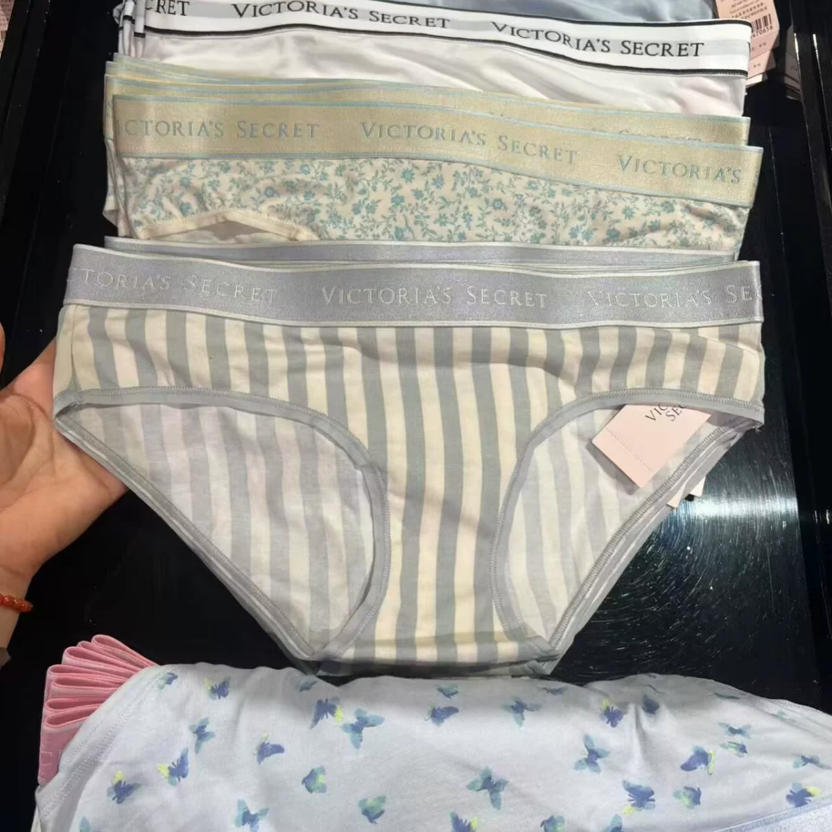 Comfortable pants, trousers, (Physicals), hip-accented
