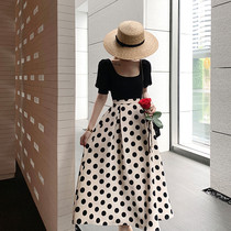 2022 Spring and summer new womens clothing can be salt-sweetened suit French style retro lukewarm wind superior wave-point one-piece dress