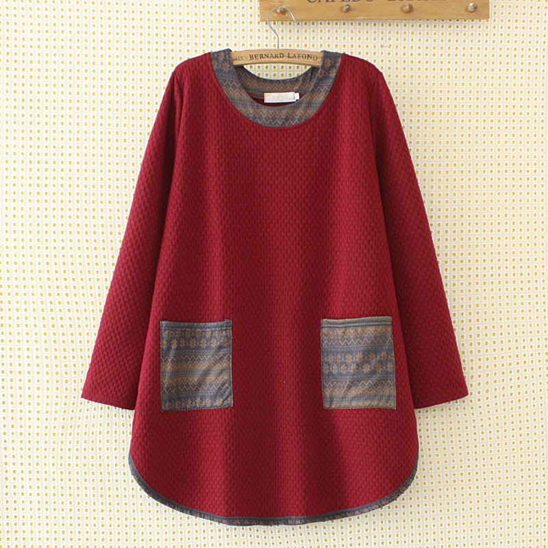 Middle-aged and elderly women's spring clothes cover belly bottoming shirt fat mother plus fat plus size loose fashion Western style age reduction sweater