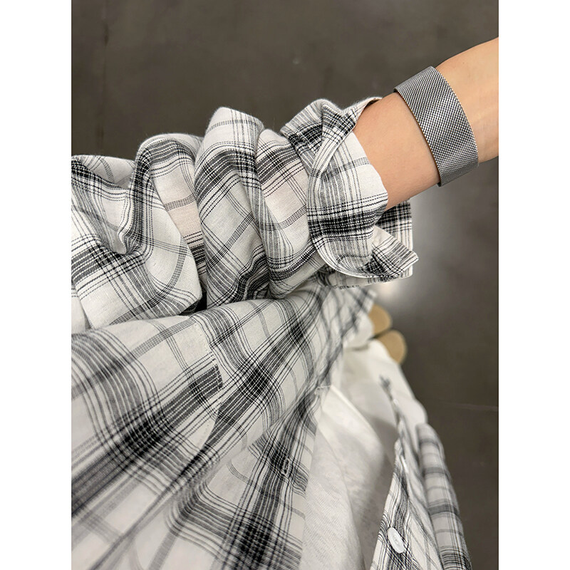 若々しい黒と白のチェック柄長袖シャツメンズ2025年夏の新作トレンドアメリカンレトロチェックシャツカジュアル