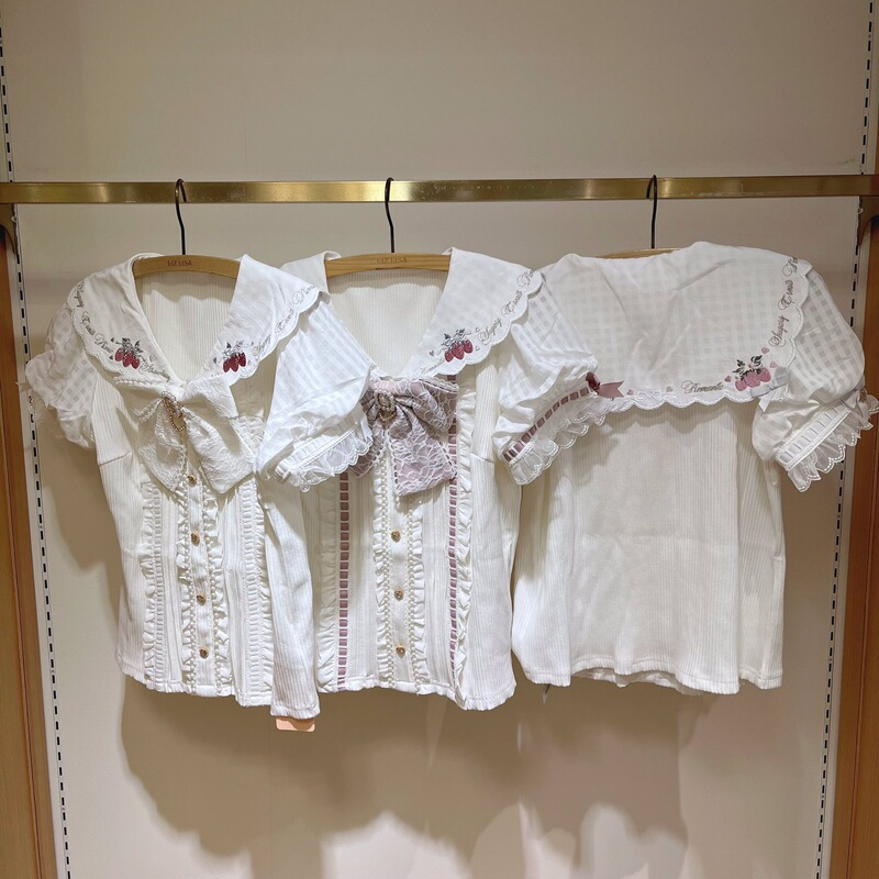 [Domestic Stock] Little Pig Daily Lizlisa Sailor Collar Strawberry Embroidered Shirt Short Sleeve