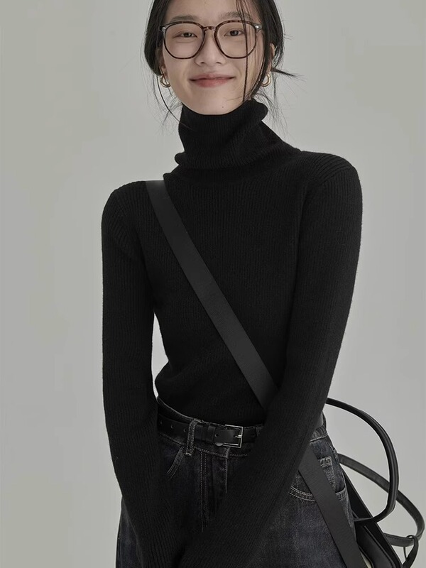 French-Style Black High-Neck Knitted Base Sweater for Women, Suitable for Spring and Autumn, with a High-End Feel, to Be Worn under a Coat, Featuring a Stacked Collar and Thin Sweater Design