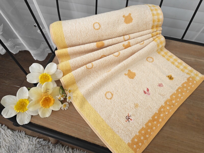 Pure Cotton Daily Use Cartoon Winnie the Pooh Embroidered Towel, All-Cotton, Soft and Absorbent, Unisex Bath Towel