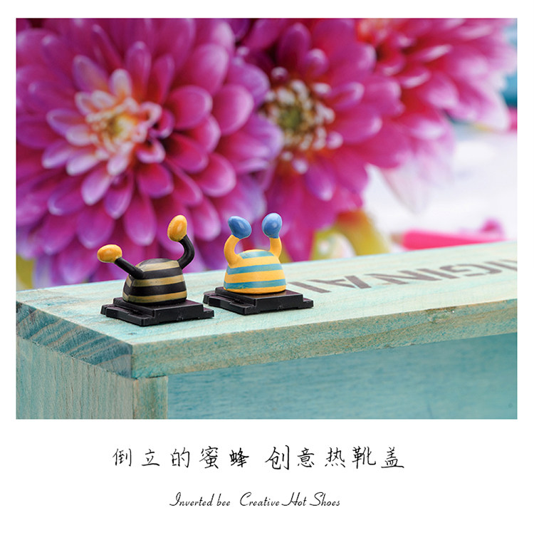 Inverted bee three-dimensional cartoon hot shoe cover flash socket protective cover micro-single camera universal