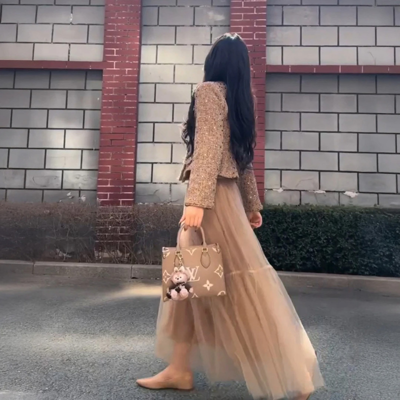 Gorgeous Early Spring Outfit, Korean-Style High-End Beautiful Chanel-Style Sequined Jacket and Mesh Skirt Set for Women