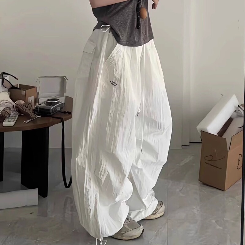 Strawberry Bear Classmate American-Style Silhouette Parachute Cargo Pants with Drawstring, Loose Pleated Pockets, Casual Pants