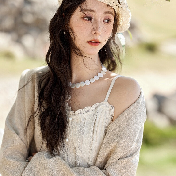 French 2025 Spring and Summer New Style Lace Embroidered Sling Women's Adjustable Shoulder Straps Slimming Look Vest Bottoming Layered White