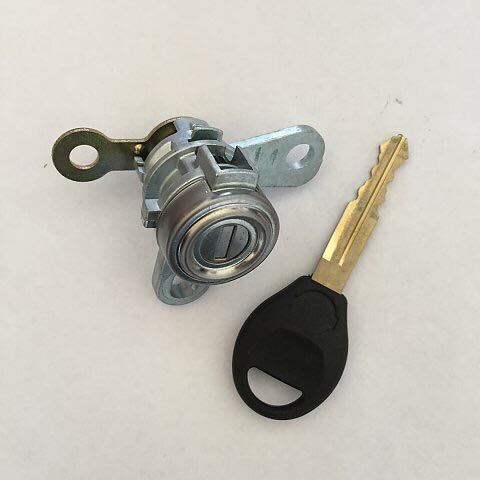 Nisan A33 lock core left door lock core brand new with key