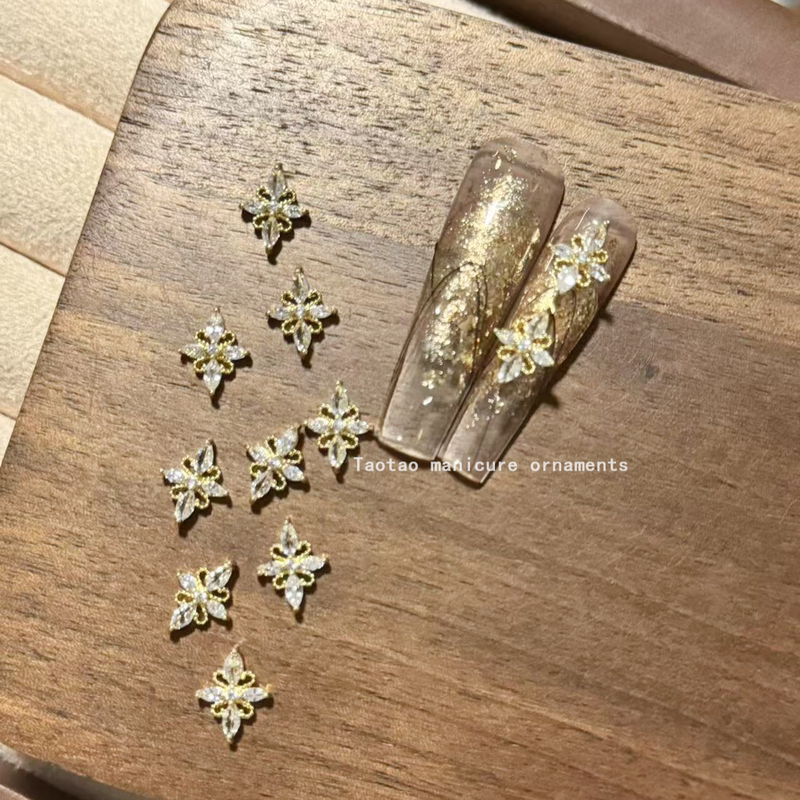 Buccellati Nail Art Accessories Alloy Four-Leaf Clover Zircon Super Shiny