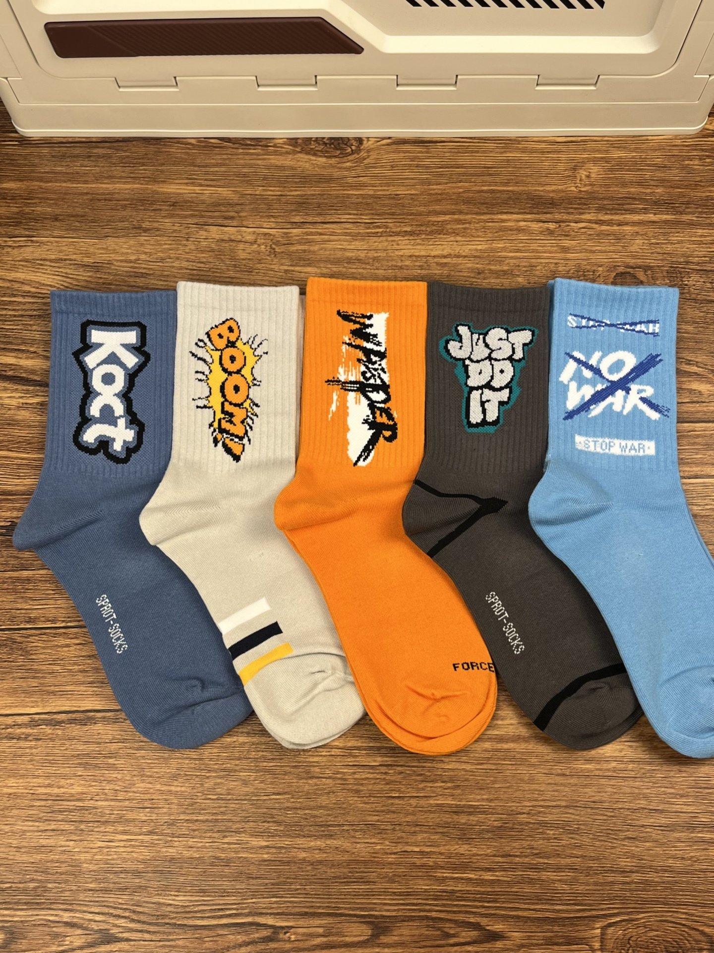 Teen Boys' Socks, Pure Cotton, Autumn and Winter, Cartoon Mid-Calf Socks, American Style Trendy Socks, Junior High School Students' Sports Basketball Long Socks