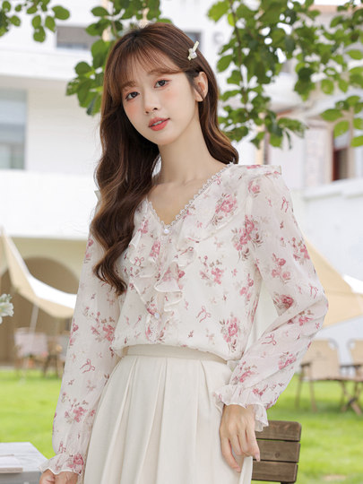 V领碎花雪纺衫长袖内搭衬衫2025早秋新款荷叶边上衣蕾丝打底衫女