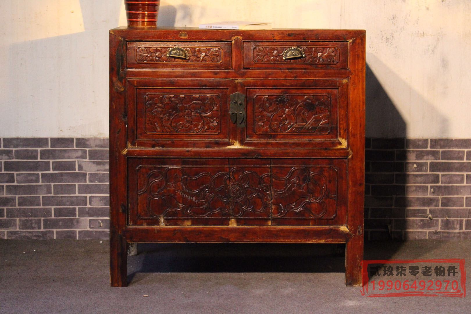 Old furniture ANTIQUE WOOD ART FOLK OLD OBJECTS OLD CABINET TEA WATER CABINET OLD STORAGE CABINET NOSTALGIA COLLECTION