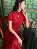 Red Cheongsam 2024 Новые женщины улучшенные вступительные экзамены в колледже и высококачественные флаги, чтобы выиграть повседневное платье